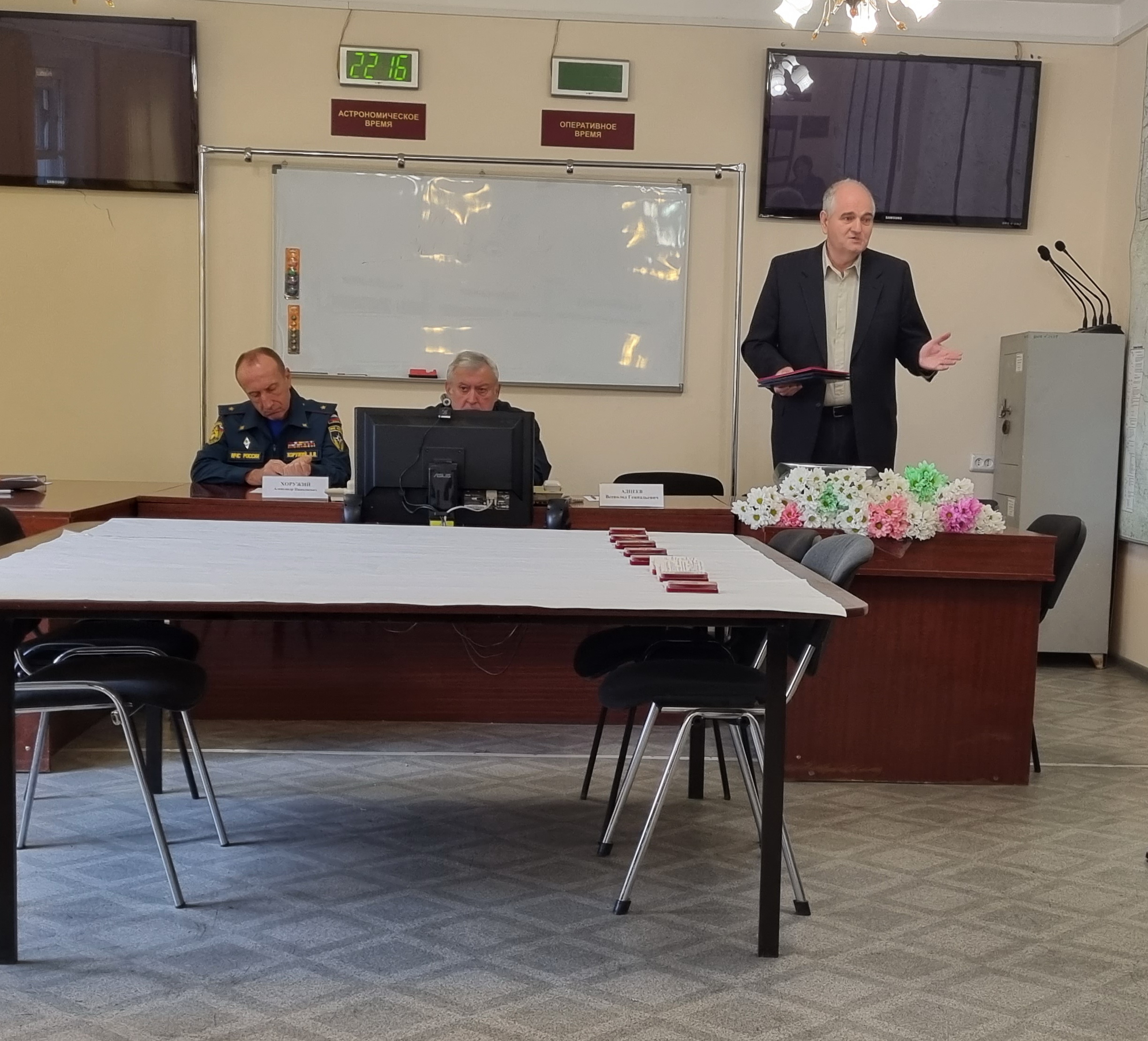 В Центре обеспечения деятельности по защите населения и территорий РСО-А от чрезвычайных ситуаций были вручены медали "90 лет Гражданской обороне" и "Маршал Василий Чуйков". 4 октября 2022 Гражданская